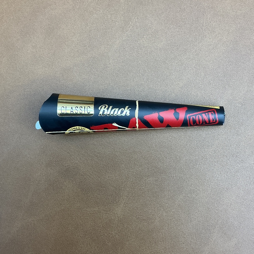 Raw classic black cones 11/4 size