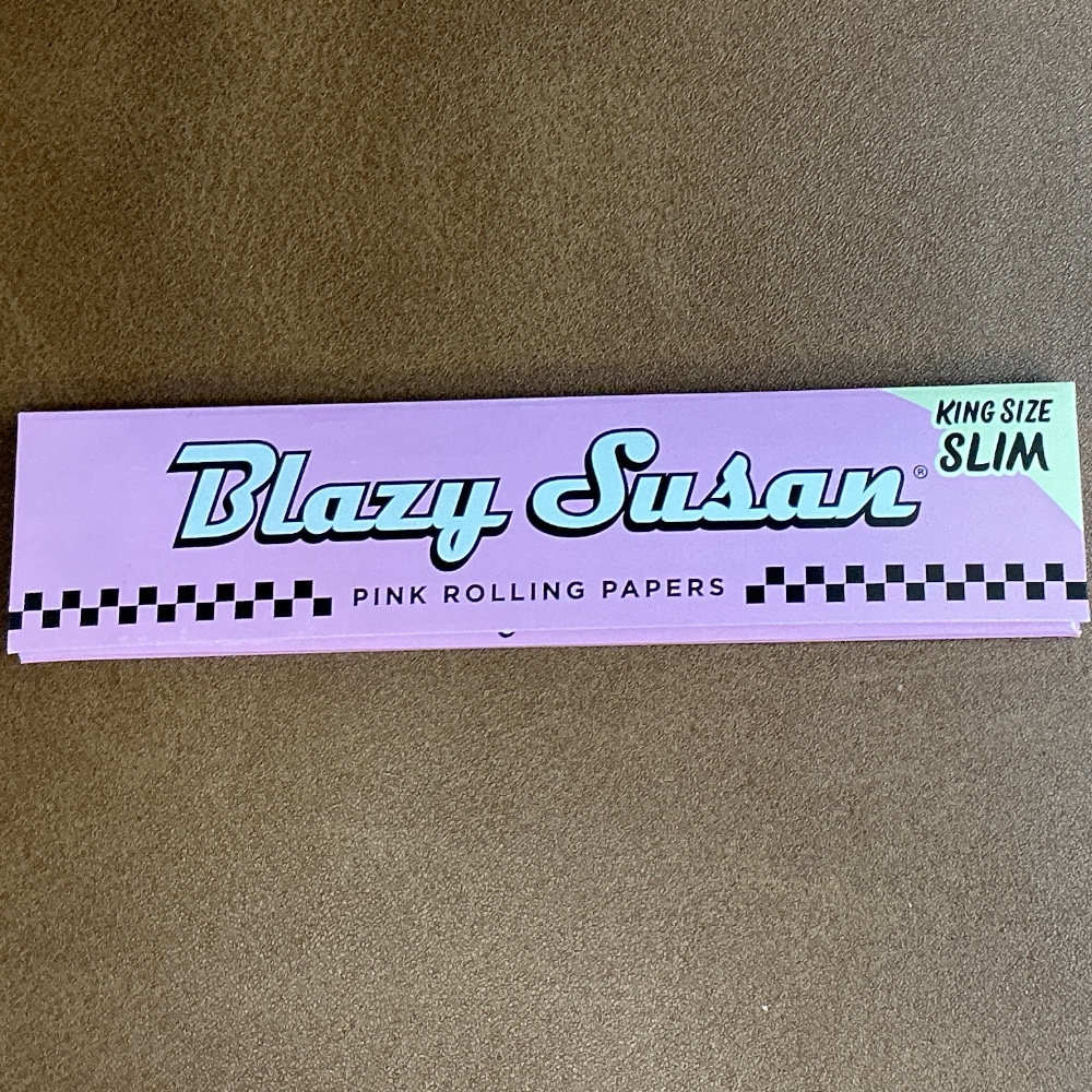 Blazy Susan Pink Rolling Paper King Size Slim