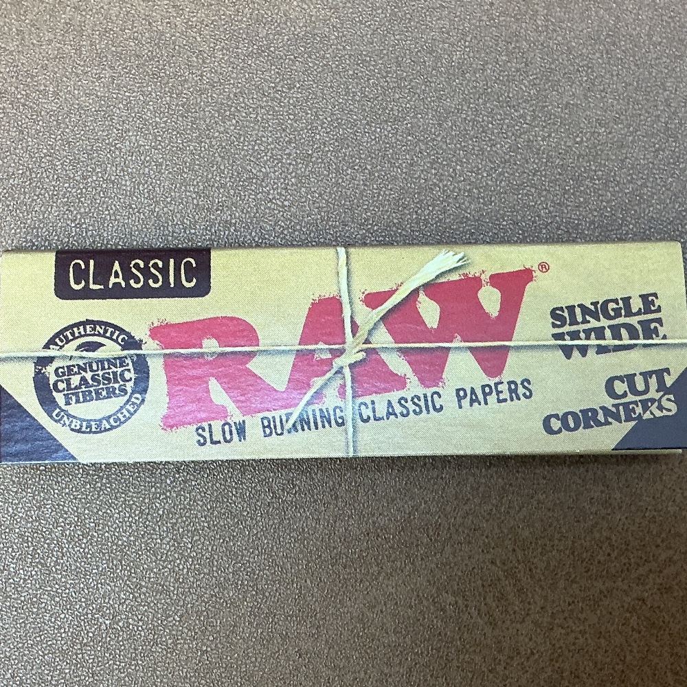 Raw Classic Single Wide Cut Corners